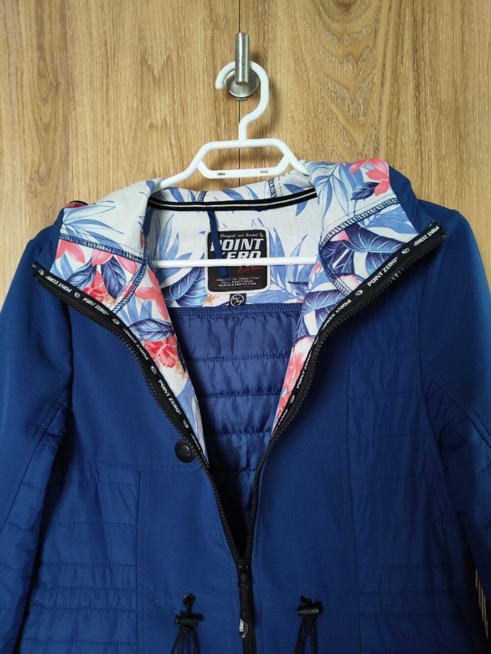 Women's Point Zero Spring/Fall Rain Jacket - Picture 3 of 3